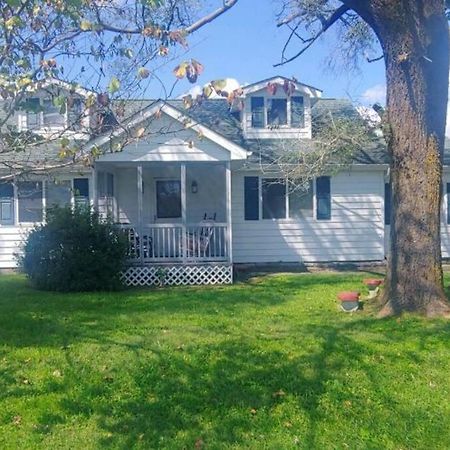 Spacious Family Farmhouse Pikeville Esterno foto