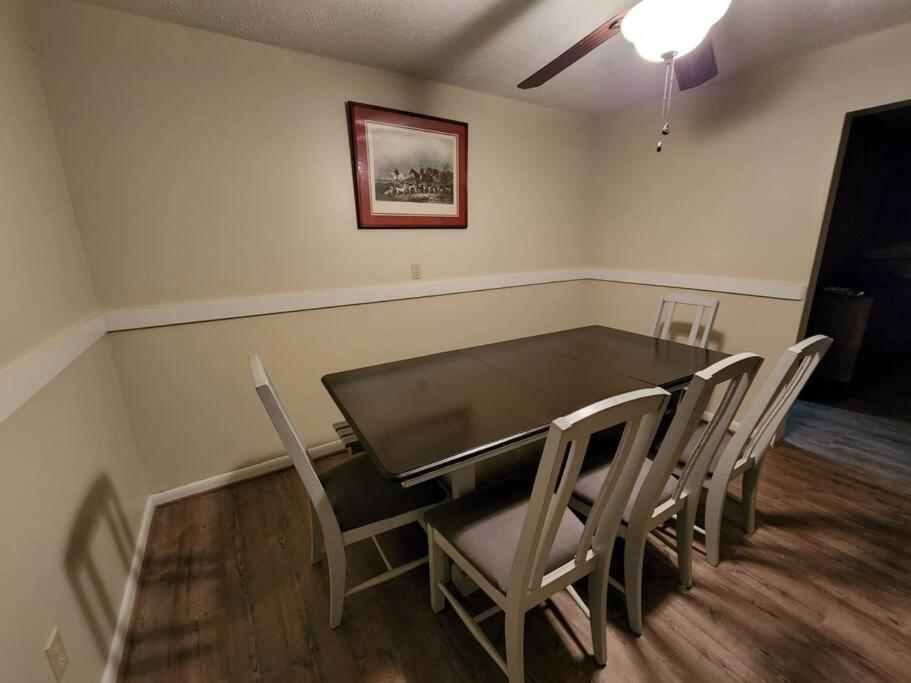 Spacious Family Farmhouse Pikeville Esterno foto